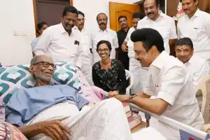 பழ.நெடுமாறனை மதுரையில் சந்தித்து உடல் நலம் விசாரித்தார் மு.க.ஸ்டாலின்