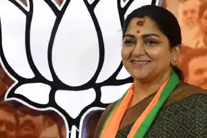 ‘சேரி மொழி’ என்றதற்கு மன்னிப்பு கேட்க மறுப்பு: நடிகை குஷ்பு வீட்டின் முன்பு இன்று போராட்டம் 