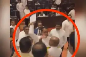 சனத் நிஷாந்தவிற்கு 2 வார நாடாளுமன்ற தடை