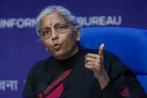தமிழகத்தில் ஏற்பட்ட வெள்ள பாதிப்பை  தேசிய பேரிடராக அறிவிக்க முடியாது: நிர்மலா சீதாராமன் தெரிவிப்பு 