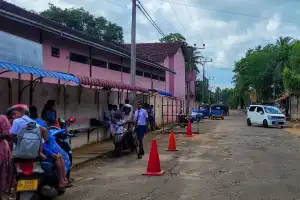 வவுனியா பிரபல பாடசாலை மாணவரின் ஒன்றுகூடலின்போது வீதியில் கைகலப்பு