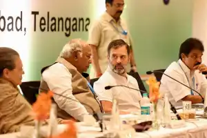 மக்களவை தேர்தலை முன்னிட்டு 8 மாநிலங்களுக்கு தேர்தல் குழு: காங்கிரஸ் புதிய வியூகம் 