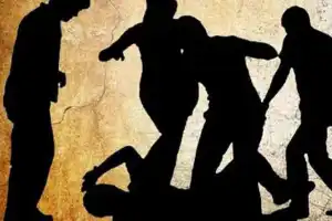 வவுனியாவில் யுவதிகள் இடையே மோதல் ஒருவர் வைத்தியசாலையில்; 2 பேர் கைது!