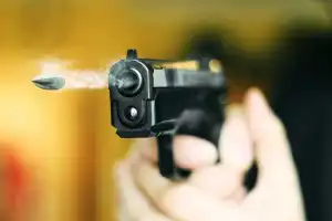 மாத்தறையில் குறி தவறி இளைஞர் சுட்டுக்கொலை