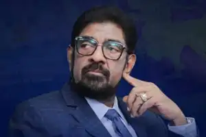 கெஹெலிய ரம்புக்வெல்ல பதவி விலகினார் 