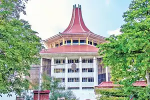 உயர்நீதிமன்றத்தில் பிரஜையிடம் மன்னிப்புக் கோரினர் பொலிஸார்
