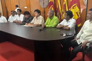 எதிர்க்கட்சித் தலைவர் பெருந்தோட்ட சமூகத்தின் பிரதிநிதிகளுடன் ஒப்பந்தம் கைச்சாத்து!