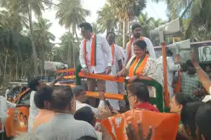 நான் உங்கள் சித்தி வந்திருக்கிறேன்; மதுரையில் நடிகை ராதிகா பிரச்சாரம்