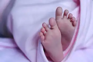 தாய்ப்பால் புரைக்கேறி ஆண் குழந்தை மரணம்