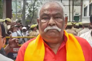 உத்தர பிரதேச பா.ஜ.க.  வேட்பாளர் உயிரிழப்பு