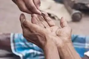 யாசகம் பெறுவோரின் எண்ணிக்கை அதிகரிப்பு