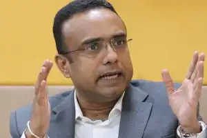 பெருந்தோட்டத் தொழிலாளர்களை கவனிக்க முடியாவிடின் வெளியேறுக: கம்பனிகளிடம் மனுஷ வலியுறுத்து