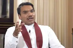'கொள்கை புரட்டிகள்' குறித்து தமிழருக்கு நாமல் எச்சரிக்கை