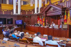 சீரற்ற காலநிலையினால் சேதமடைந்த வீடுகளுக்கு இழப்பீடு வழங்குவதற்கு ஜனாதிபதி அறிவுறுத்தல்