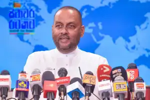 'விவசாயிகளை அரசியல் கையாட்களாக்க முடியாது'