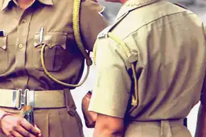சந்தேக நபரைத் தாக்கிய இரு பொலிஸார் இடைநீக்கம் 