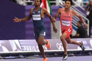 அருண தர்ஷன 400m ஓட்டத்தில் அரையிறுதிச் சுற்றுக்குத் தகுதி!