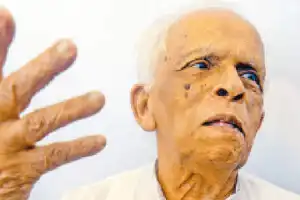திரைப்பட இயக்குனர் சுகதபால செனரத் காலமானார்