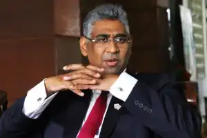 யாரை ஆதரிப்பது என்பதை முஸ்லிம்கள்தான் தீர்மானிக்க வேண்டும் என பைஸர் முஸ்தபா தெரிவிப்பு