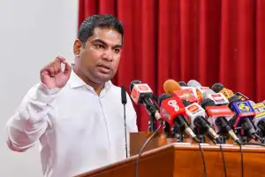 எரிபொருள் விநியோகம் தடையின்றி தொடருமாம் - அமைச்சர் கஞ்சன விஜேசேகர தகவல்