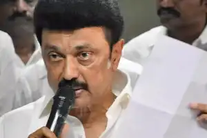 தமிழக மீனவர்களை மீட்பதற்கு தூதரக முயற்சிகள் வேண்டும்: வெளியுறவு அமைச்சருக்கு முதல்வர் கடிதம்