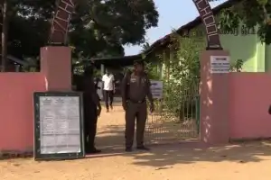 யாழ்ப்பாணத்தில் வாக்குச்சீட்டை  சேதப்படுத்திய இளைஞர் கைது!