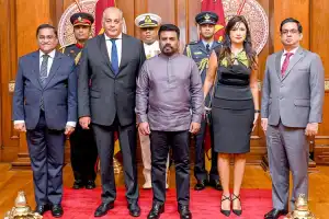 புதிய தூதுவர்கள் ஜனாதிபதியிடம் நற்சான்று பத்திரங்களை கையளித்தனர்