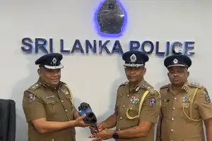 பொலிஸாருக்கு வேகமானிகள் வழங்கி வைப்பு 