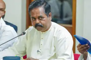 சிறீதரன் எம்.பிக்குப் பயணத் தடை எனக் கூறி விமான நிலையத்தில் அவரைத் தடுக்க முயற்சி