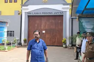 யாழ். சிறையில் இந்திய மீனவர்களை நேரில் பார்வையிட்ட சிறீதரன் எம்.பி.