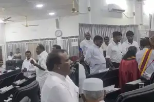 யாழ் மாநகர சபை அமர்வில் கடும் குழப்பம்!