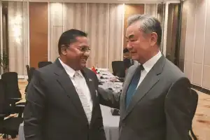 சீன வெளிவிவகார அமைச்சர் - விஜித ஹேரத் சந்திப்பு 