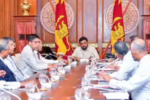 ’ஜனாதிபதி மாளிகைகளை சுற்றுலா விடுதிகளாக மாற்றுக’