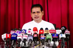 ''அரச எதிர்ப்புப் பேரணியில் பங்கேற்காவிடின் அரசியலில் பெரும் பின்னடைவைச் சந்திப்பீர்!''