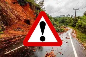 அதிதீவிர மண்சரிவு அபாய சிவப்பு எச்சரிக்கை