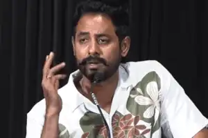 இந்த மூஞ்சியெல்லாம் நடிகனா? - வெளுத்து வாங்கிய நடிகர் ஆரி