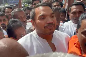 கெஹெல்பத்தர பத்மேவின் வாக்குமூலத்திற்கு அமைய நாமல் CID இற்கு 