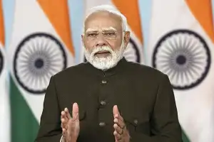 பிரான்ஸ், மலேசியா தலைவர்களுடன்  பிரதமர் மோடி முக்கிய பேச்சுவார்த்தை