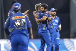  கொல்கத்தா நைட் ரைடர்ஸ் அணியை வீழ்த்திய மும்பை இந்தியன்ஸ் 