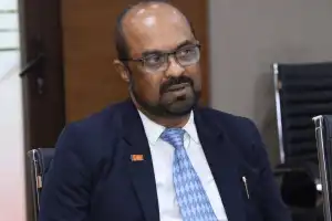 வலுசக்தி அமைச்சர் குமார ஜயகொடி மற்றும் அமைச்சின் செயலாளர் இராஜினாமா