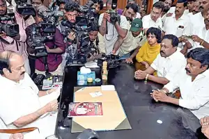 மேலும் ஒரு அ.தி.மு.கவின் எம்.எல்.ஏ. இராஜினாமா; த.வெ.கவில் இணைந்தார் அம்பாசமுத்திரம் சுப்பையா