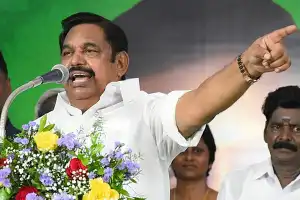 அ.தி.மு.கவின் 26 மாவட்ட செயலாளர்களின் பதவி பறிப்பு