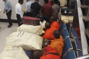 பௌத்த பிக்குகள் வெளிநாடு செல்ல இனி 'ஸ்பெஷல்' அனுமதி கட்டாயம்