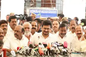 சட்டப்பேரவையில் விசில் அடிக்கிறார்கள்;   முதல்வர் விஜய்க்கு உதயநிதி கண்டனம்
