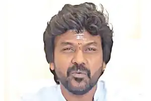 நான் அரசியலுக்குள் வரலாமா? மக்களிடம் கருத்து கேட்கும் நடிகர் ராகவா லாரன்ஸ்