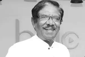 ‘இயக்குநர் இமயம்’ பாரதிராஜா காலமானார் 