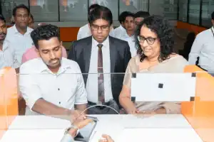 கொழும்பு அனைத்து பிரதேச செயலகங்களிலும் கிரெடிட், டெபிட் கார்டு கட்டண வசதி அறிமுகம்