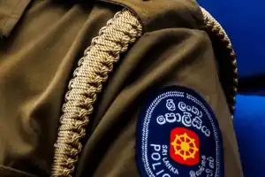 பாணந்துறையில் பொலிஸ் கான்ஸ்டபிள் துப்பாக்கிச்சூட்டில் உயிர்மாய்ப்பு