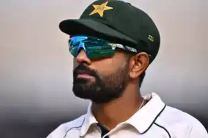 இரண்டு ஆண்டுகளுக்குப் பின்னர் ICC டெஸ்ட் தரவரிசையில் முதல் 10 இடங்களுக்குள் பாபர் அசாம்