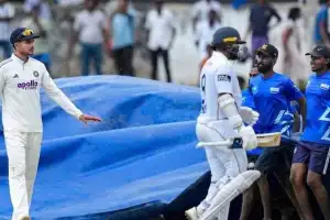 இலங்கை 290 ஓட்டங்களுக்கு ஆட்டமிழப்பு